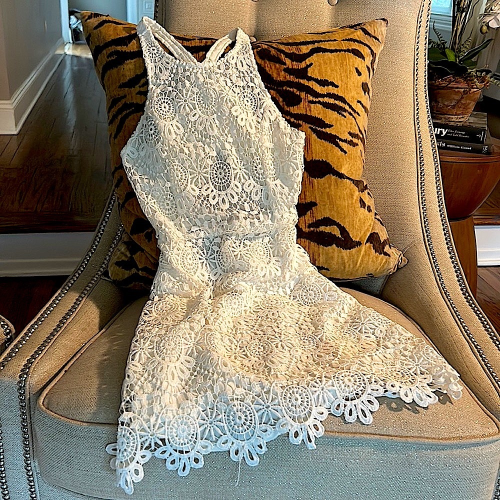 HOLLISTER white lace twist back halter knee length dress size SMALL.